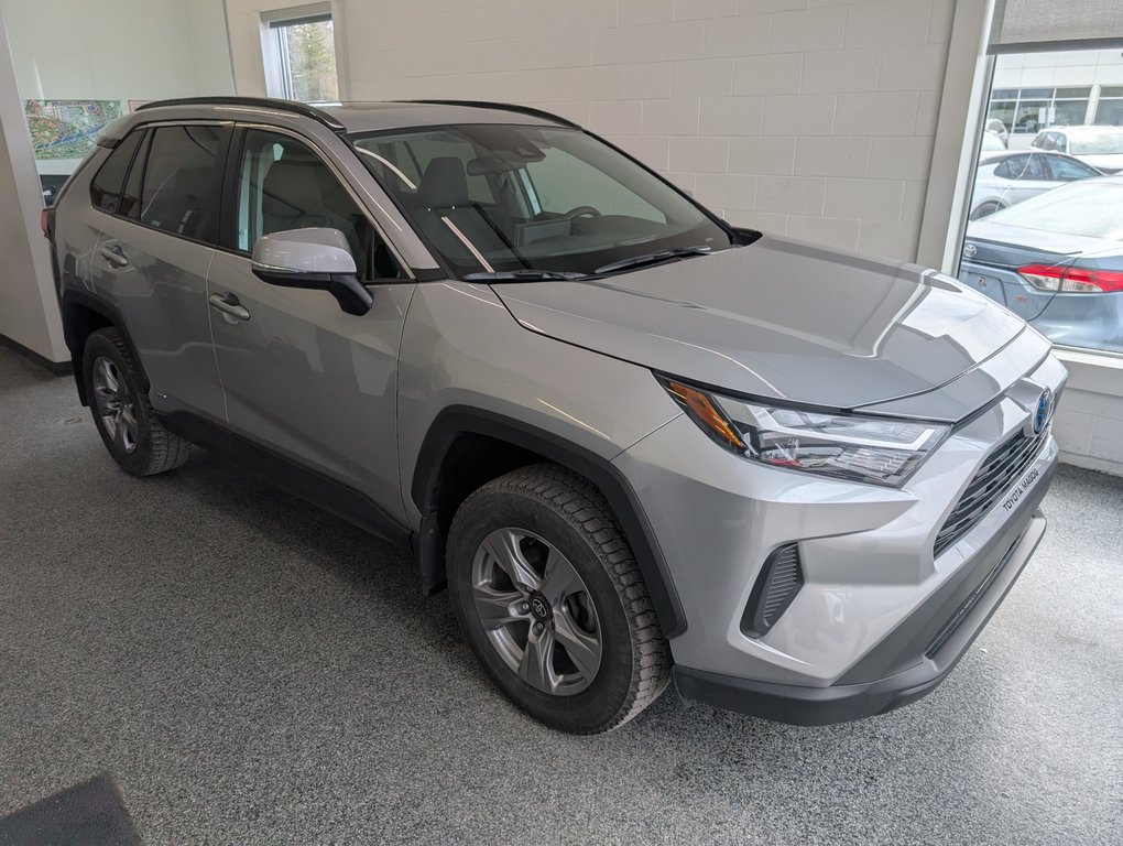 Toyota RAV4 Hybrid XLE AWD, GARANTIE JUSQU EN 2027, 2024 à Magog, Québec - 1 - w1024h768px