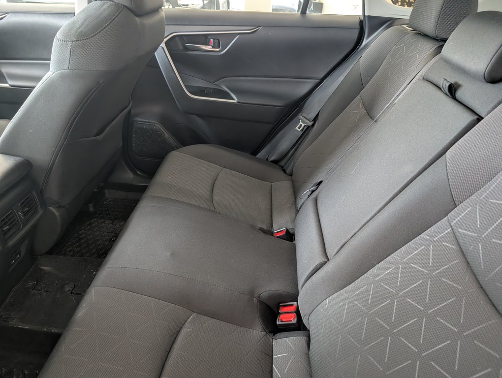 Toyota RAV4 Hybrid XLE AWD, GARANTIE JUSQU EN 2027, 2024 à Magog, Québec - 10 - w1024h768px
