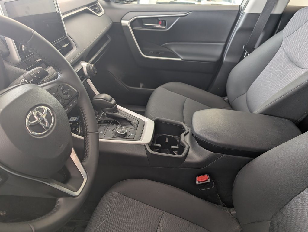 Toyota RAV4 Hybrid XLE AWD, GARANTIE JUSQU EN 2027, 2024 à Magog, Québec - 11 - w1024h768px