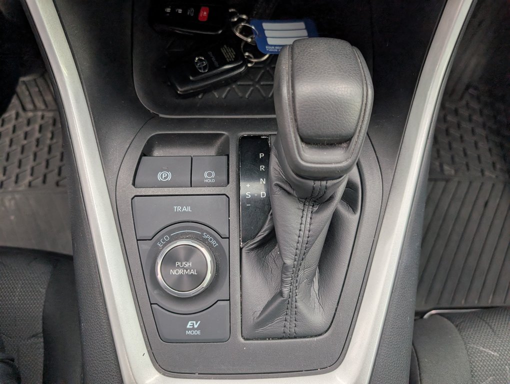 Toyota RAV4 Hybrid XLE AWD, GARANTIE JUSQU EN 2027, 2024 à Magog, Québec - 16 - w1024h768px