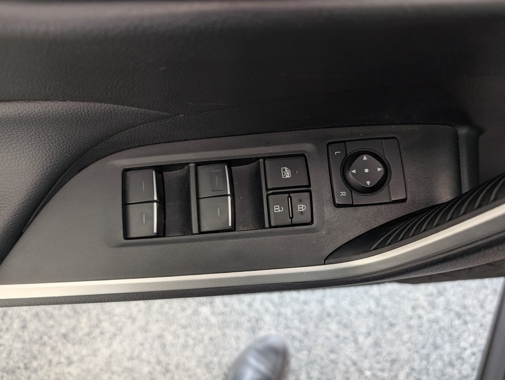 Toyota RAV4 Hybrid XLE AWD, GARANTIE JUSQU EN 2027, 2024 à Magog, Québec - 14 - w1024h768px