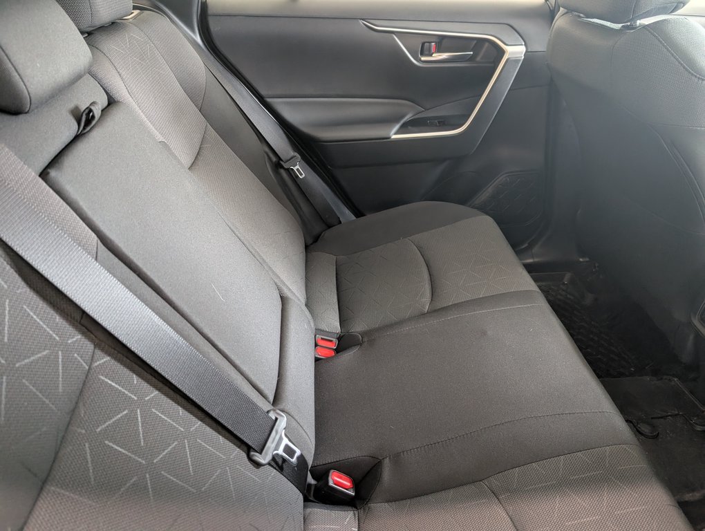 Toyota RAV4 Hybrid XLE AWD, GARANTIE JUSQU EN 2027, 2024 à Magog, Québec - 7 - w1024h768px