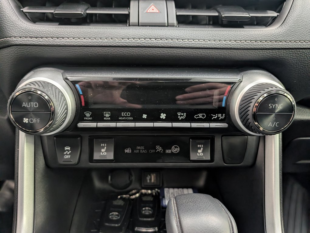 Toyota RAV4 Hybrid XLE AWD, 2024 à Magog, Québec - 17 - w1024h768px