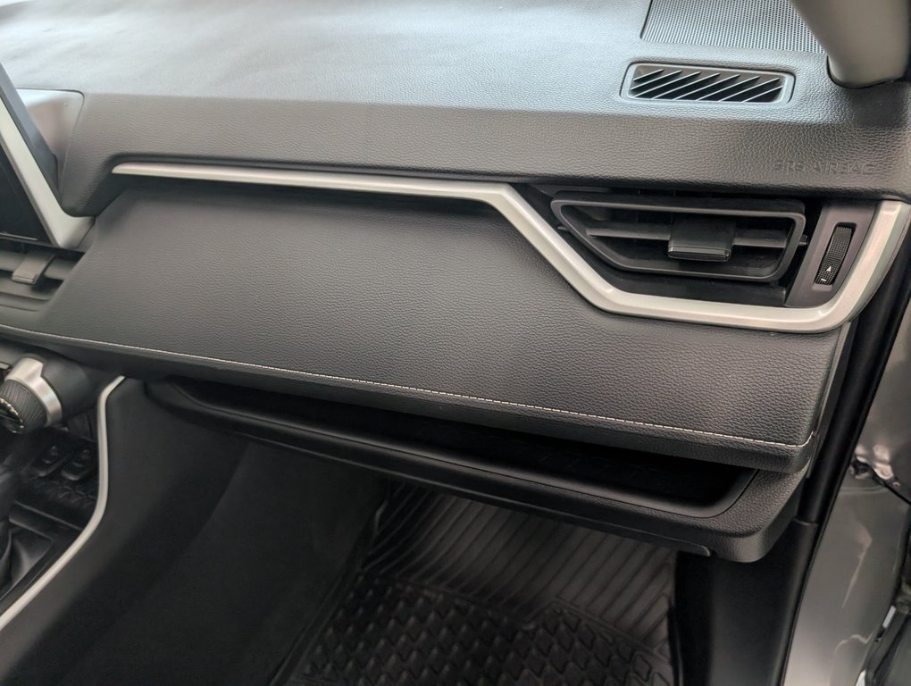 Toyota RAV4 Hybrid XLE AWD, 2024 à Magog, Québec - 9 - w1024h768px