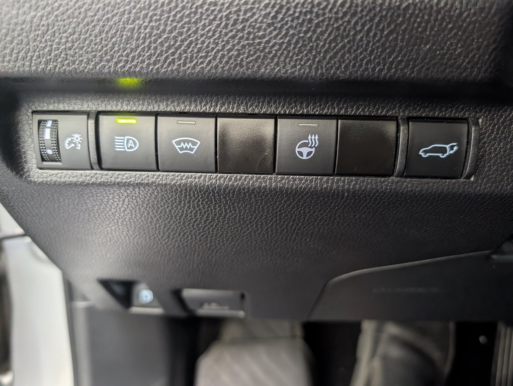 Toyota RAV4 Hybrid XLE AWD, 2024 à Magog, Québec - 21 - w1024h768px