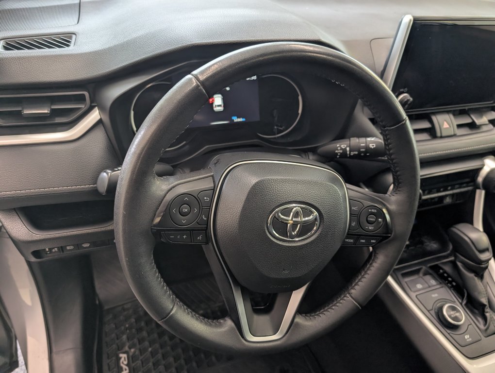 Toyota RAV4 Hybrid XLE AWD, 2024 à Magog, Québec - 12 - w1024h768px