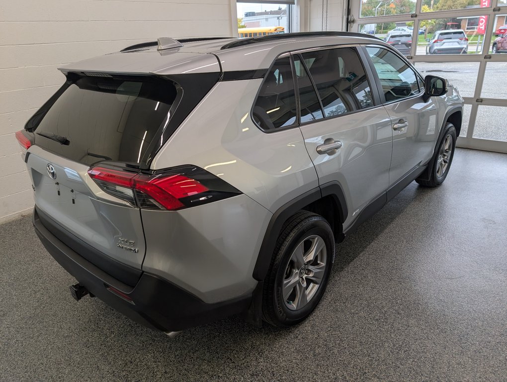 Toyota RAV4 Hybrid XLE AWD, 2024 à Magog, Québec - 3 - w1024h768px