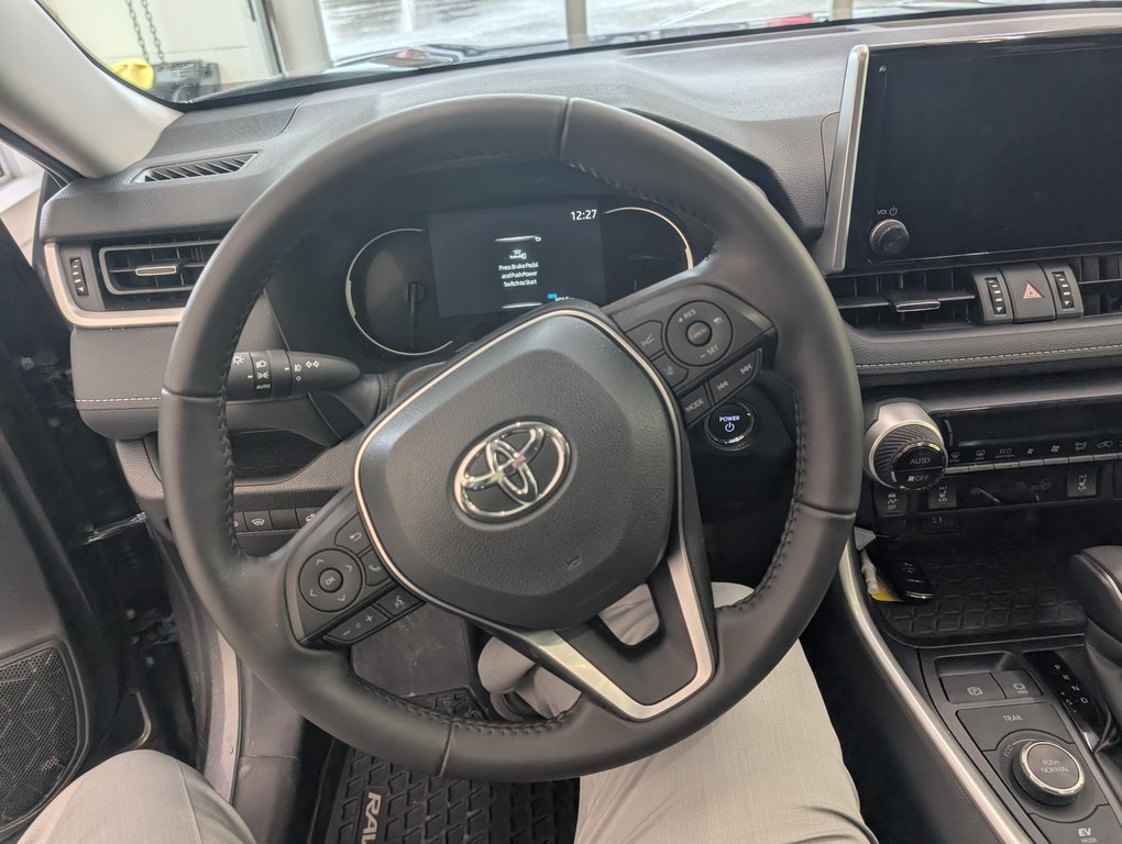 Toyota RAV4 Hybrid XLE AWD, GARANTIE JUSQU EN 2028, 2025 à Magog, Québec - 16 - w1024h768px