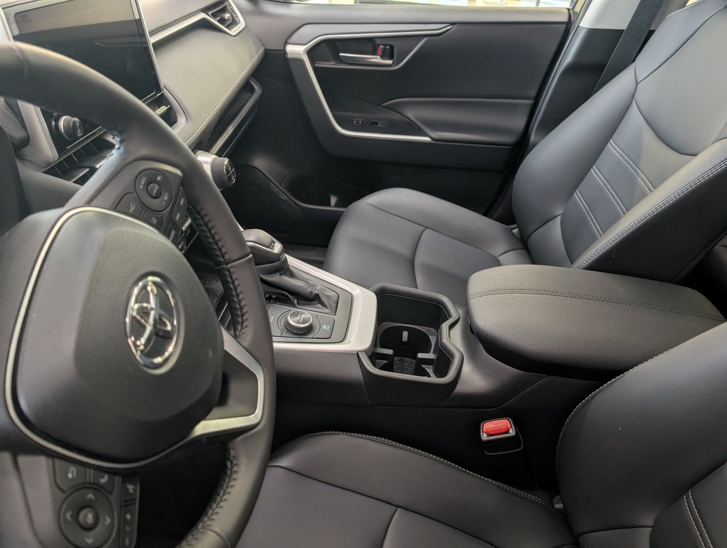 Toyota RAV4 Hybrid XLE AWD, GARANTIE JUSQU EN 2028, 2025 à Magog, Québec - 11 - w1024h768px