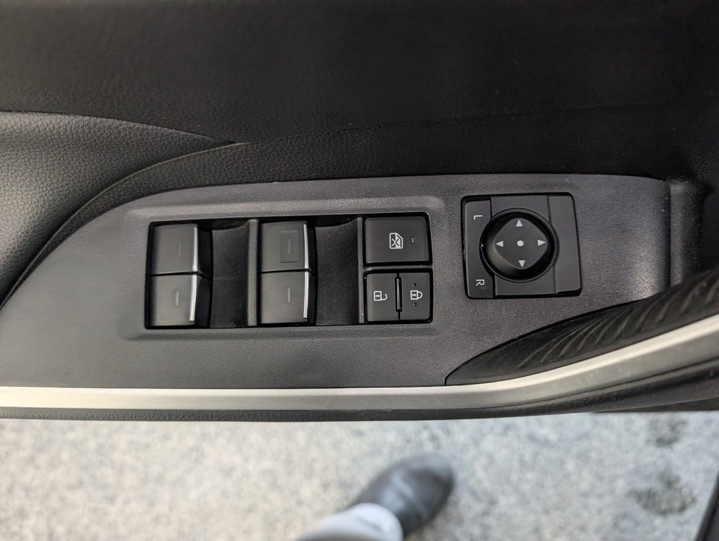 Toyota RAV4 Hybrid XLE AWD, GARANTIE JUSQU EN 2028, 2025 à Magog, Québec - 14 - w1024h768px