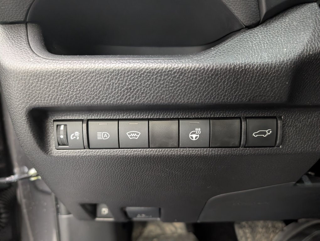 Toyota RAV4 Hybrid XLE AWD, GARANTIE JUSQU EN 2028, 2025 à Magog, Québec - 23 - w1024h768px