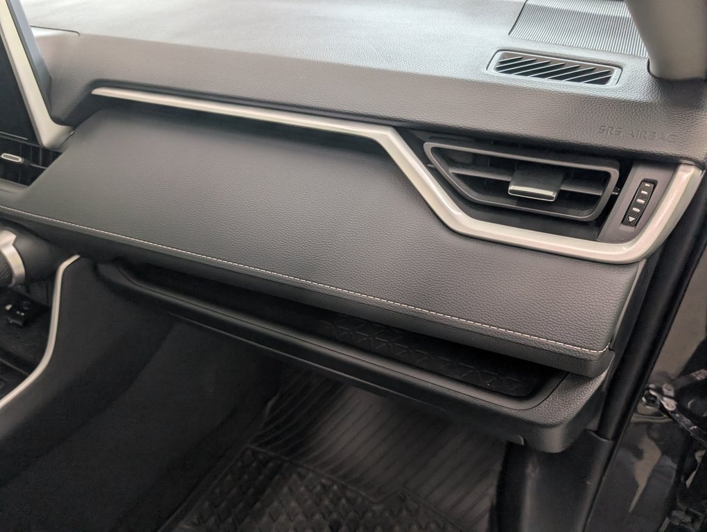 Toyota RAV4 Hybrid XLE AWD, GARANTIE JUSQU EN 2028, 2025 à Magog, Québec - 9 - w1024h768px