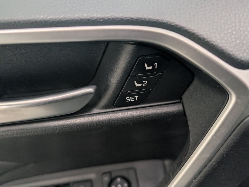 Toyota RAV4 Hybrid XLE AWD, GARANTIE JUSQU EN 2028, 2025 à Magog, Québec - 15 - w1024h768px