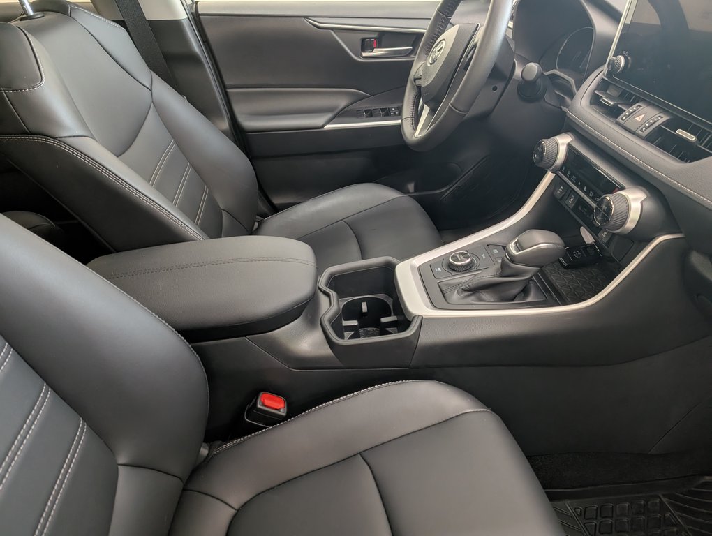 Toyota RAV4 Hybrid XLE AWD, GARANTIE JUSQU EN 2028, 2025 à Magog, Québec - 8 - w1024h768px
