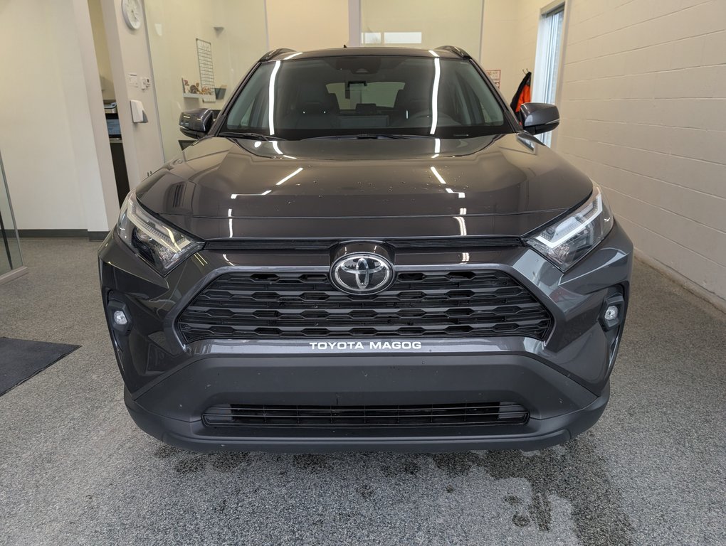 Toyota RAV4 Hybrid XLE AWD, GARANTIE JUSQU EN 2028, 2025 à Magog, Québec - 5 - w1024h768px