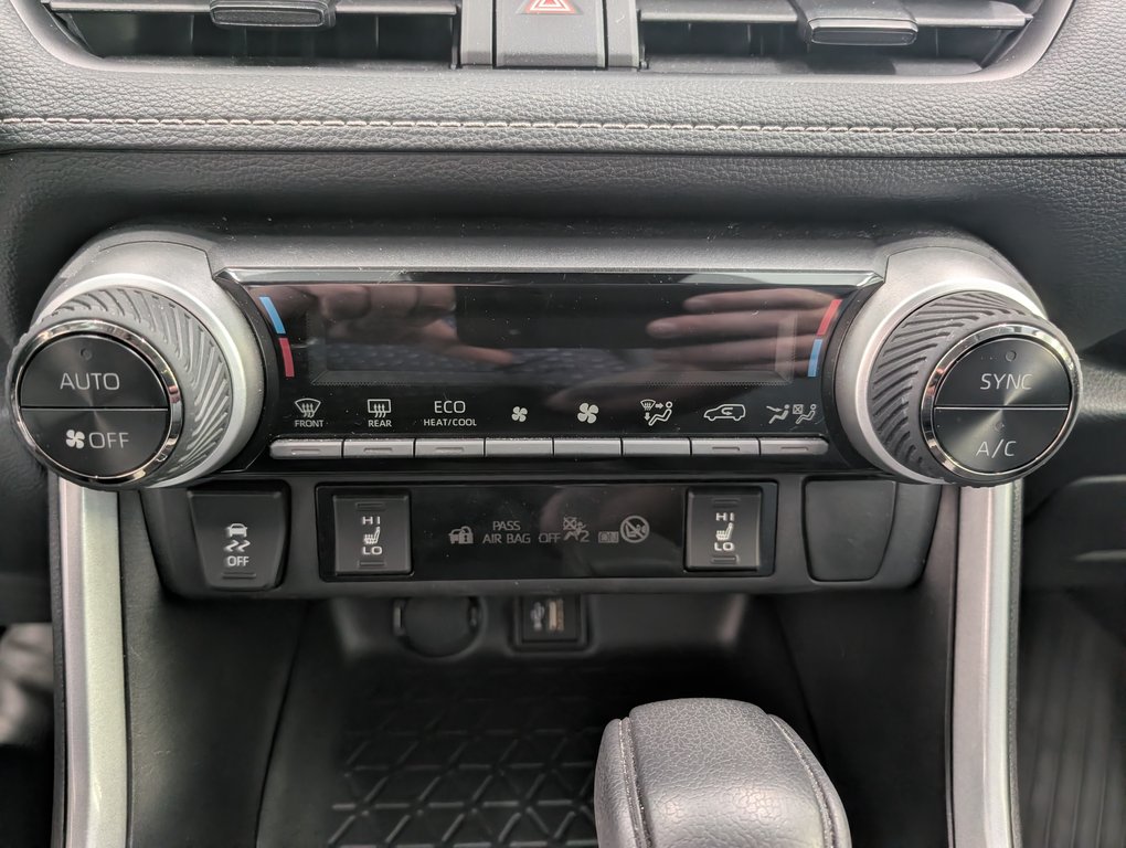 Toyota RAV4 Hybrid XLE AWD, 2025 à Magog, Québec - 17 - w1024h768px