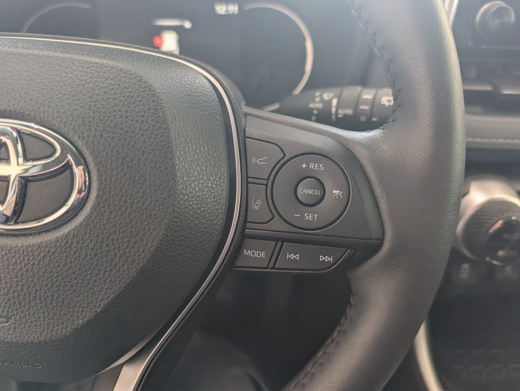 Toyota RAV4 Hybrid XLE AWD, 2025 à Magog, Québec - 19 - w1024h768px