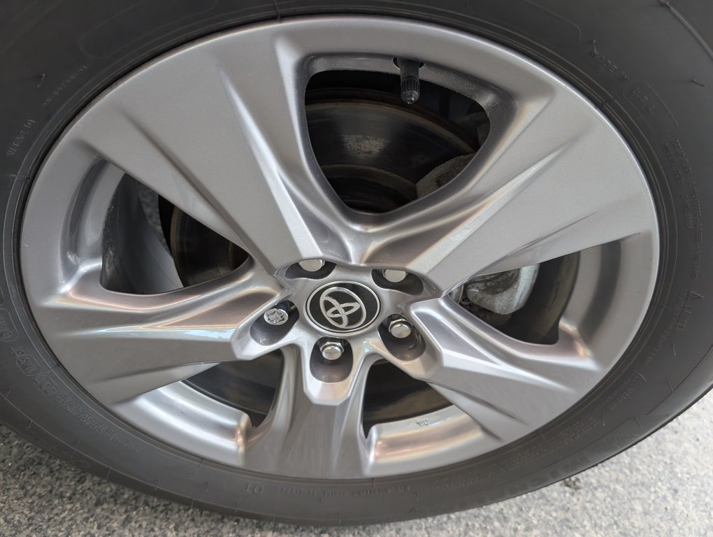 Toyota RAV4 Hybrid XLE AWD, 2025 à Magog, Québec - 24 - w1024h768px