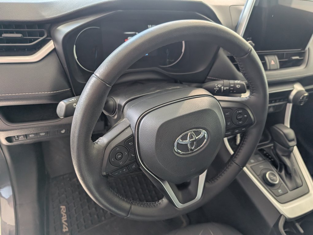 Toyota RAV4 Hybrid XLE AWD, 2025 à Magog, Québec - 12 - w1024h768px