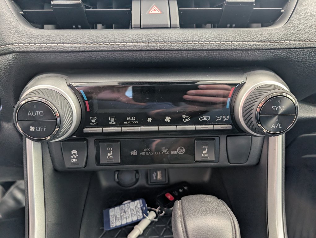 Toyota RAV4 Hybrid XLE AWD, 2025 à Magog, Québec - 17 - w1024h768px