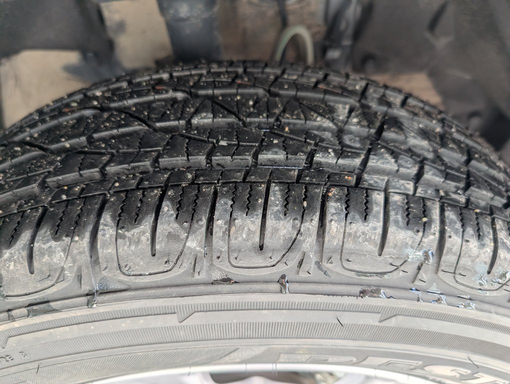 Toyota RAV4 Hybrid XLE AWD, 2025 à Magog, Québec - 22 - w1024h768px