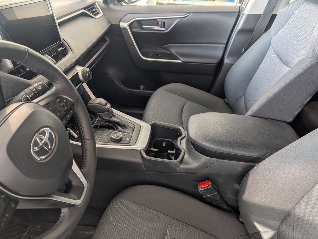 Toyota RAV4 Hybrid XLE AWD, 2025 à Magog, Québec - 11 - w1024h768px