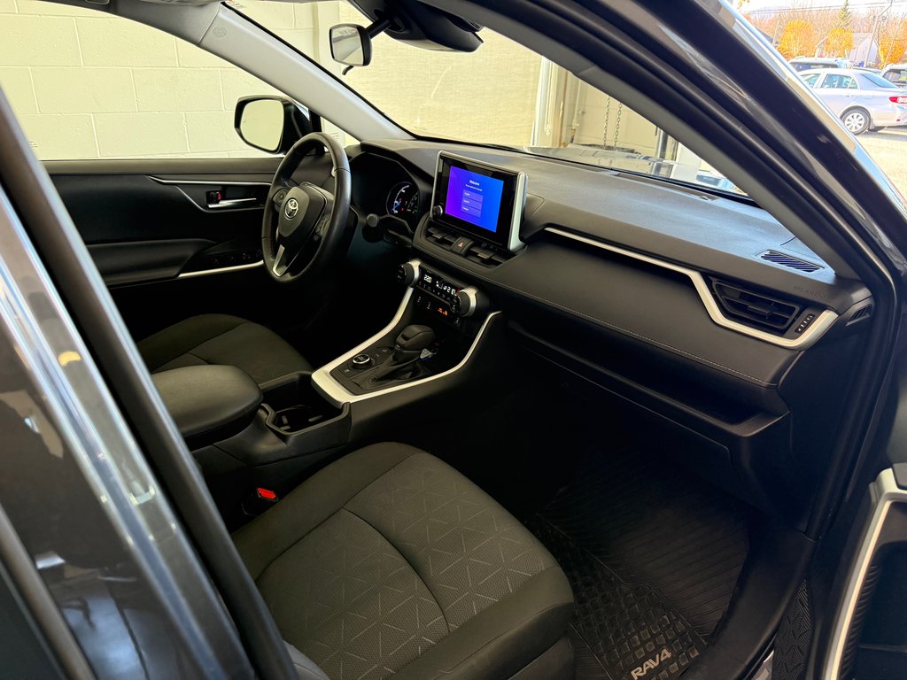 Toyota RAV4 Hybrid XLE AWD, 2025 à Magog, Québec - 7 - w1024h768px