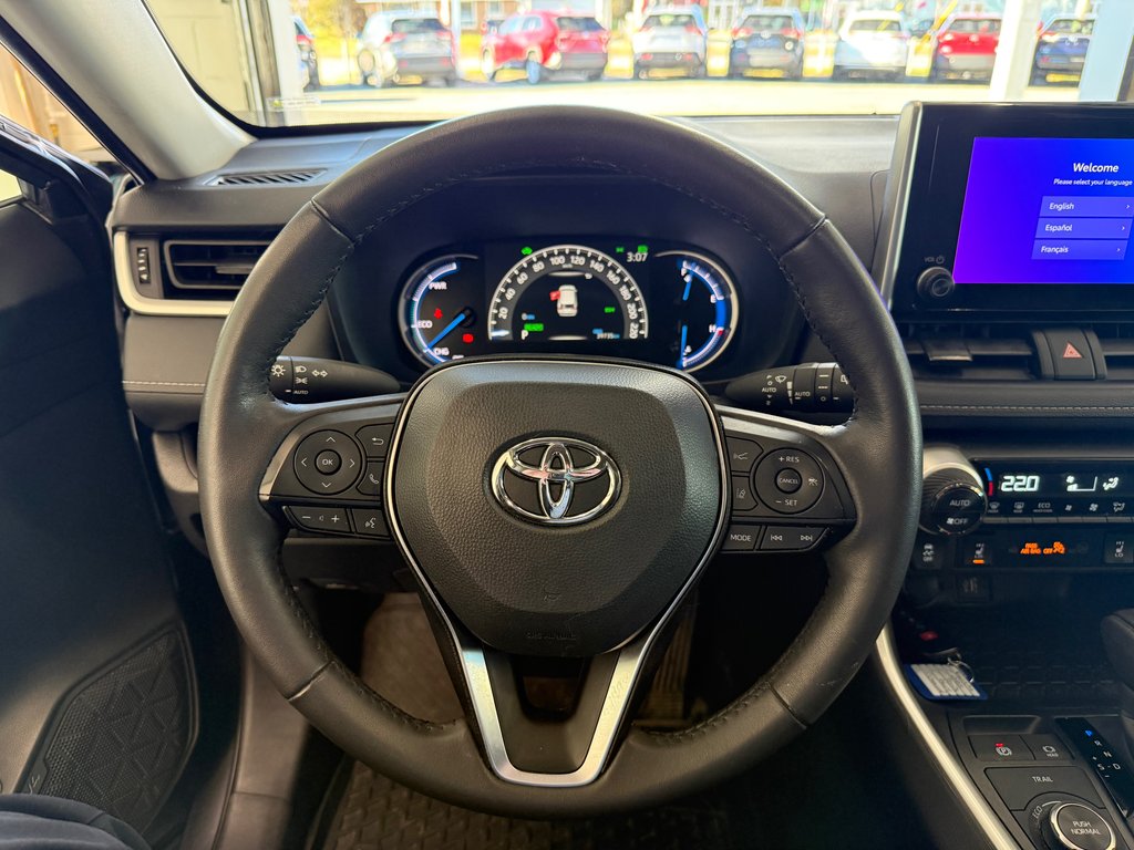Toyota RAV4 Hybrid XLE AWD, 2025 à Magog, Québec - 13 - w1024h768px