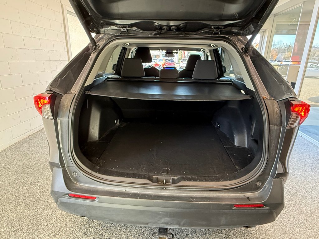 Toyota RAV4 Hybrid XLE AWD, 2025 à Magog, Québec - 9 - w1024h768px