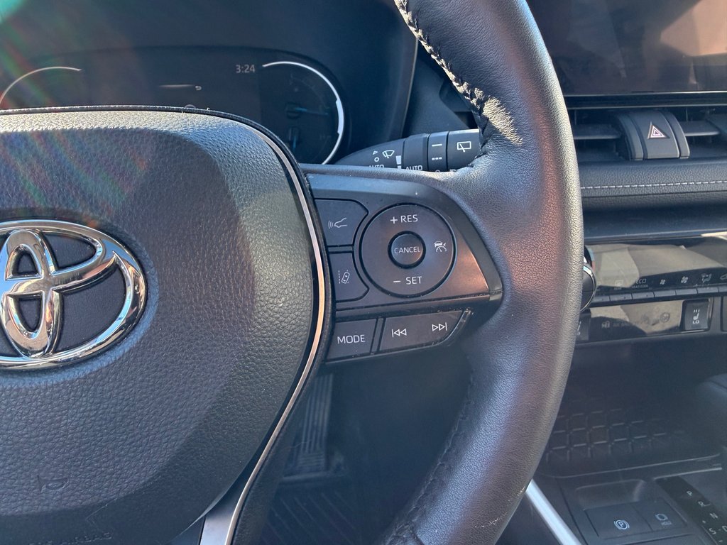 Toyota RAV4 Hybrid XLE AWD, 2025 à Magog, Québec - 14 - w1024h768px