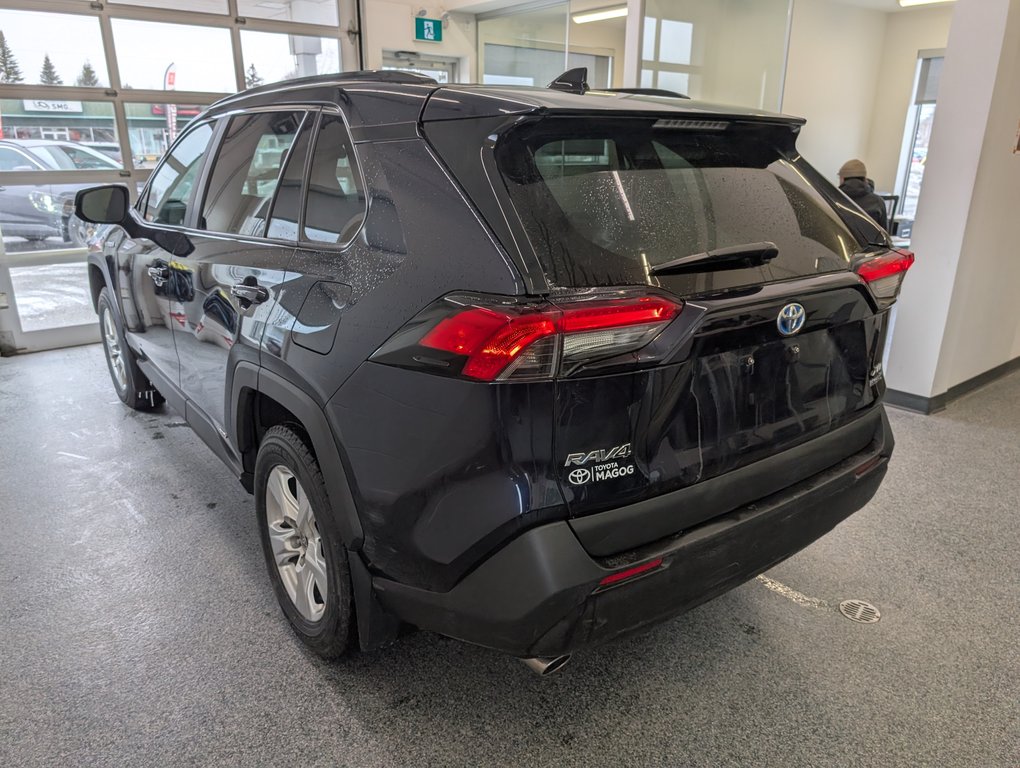 Toyota RAV4 Hybride XLE AWD 2021 à Magog, Québec - 4 - w1024h768px
