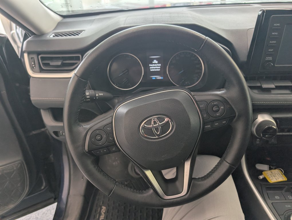 Toyota RAV4 Hybride XLE AWD 2021 à Magog, Québec - 12 - w1024h768px