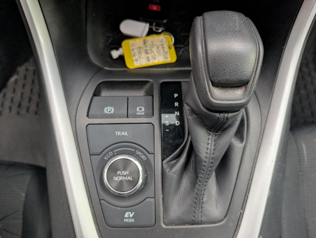 Toyota RAV4 Hybride XLE AWD 2021 à Magog, Québec - 13 - w1024h768px