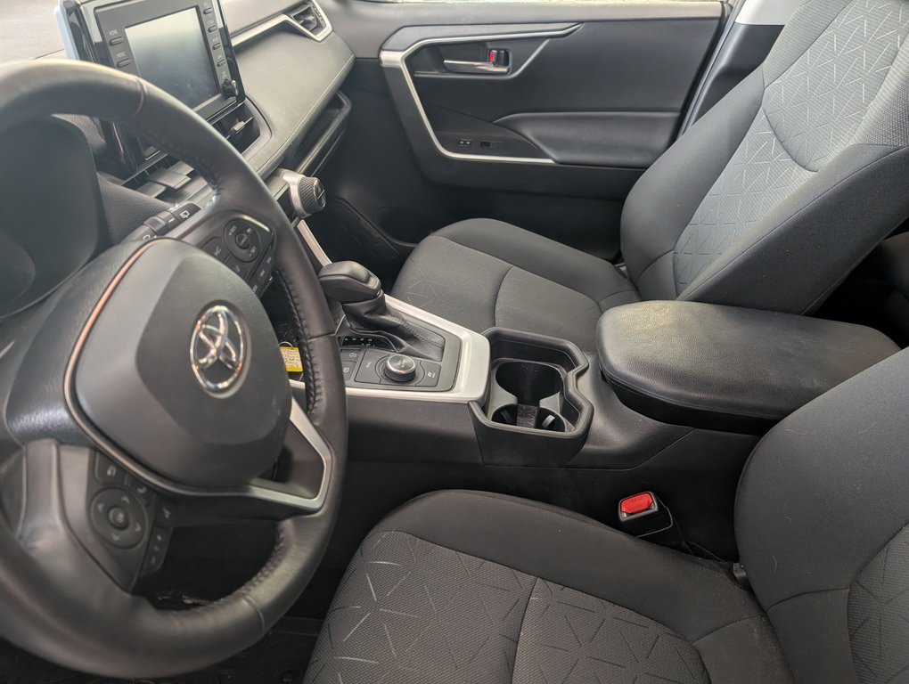 Toyota RAV4 Hybride XLE AWD 2021 à Magog, Québec - 8 - w1024h768px