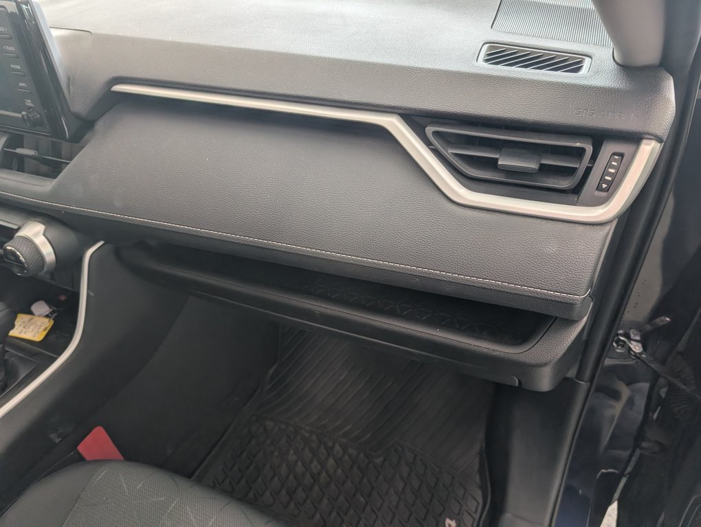 Toyota RAV4 Hybride XLE AWD 2021 à Magog, Québec - 7 - w1024h768px