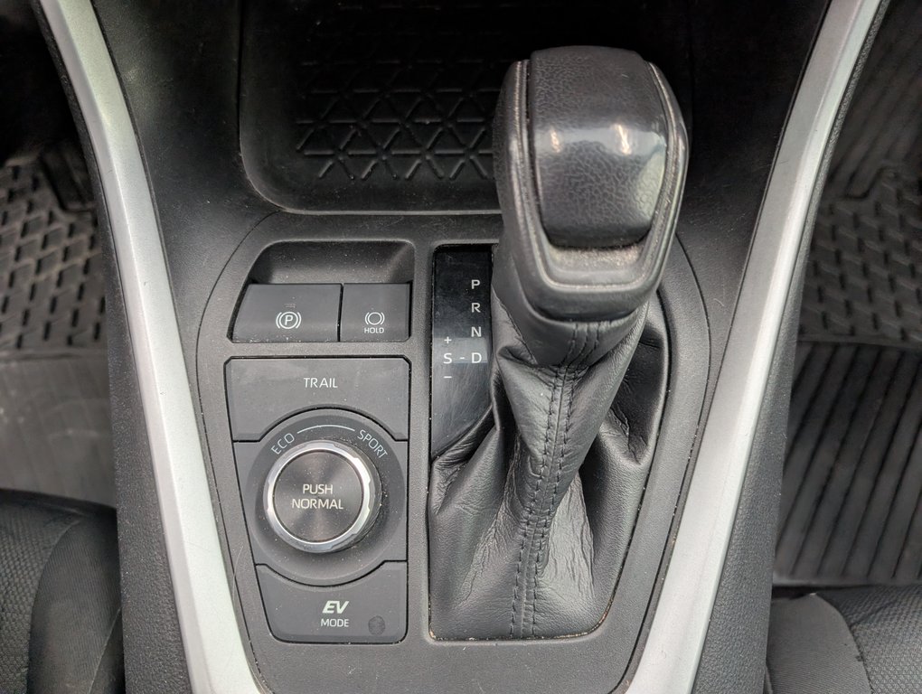 2021 Toyota RAV4 Hybride XLE AWD in Magog, Quebec - 13 - w1024h768px