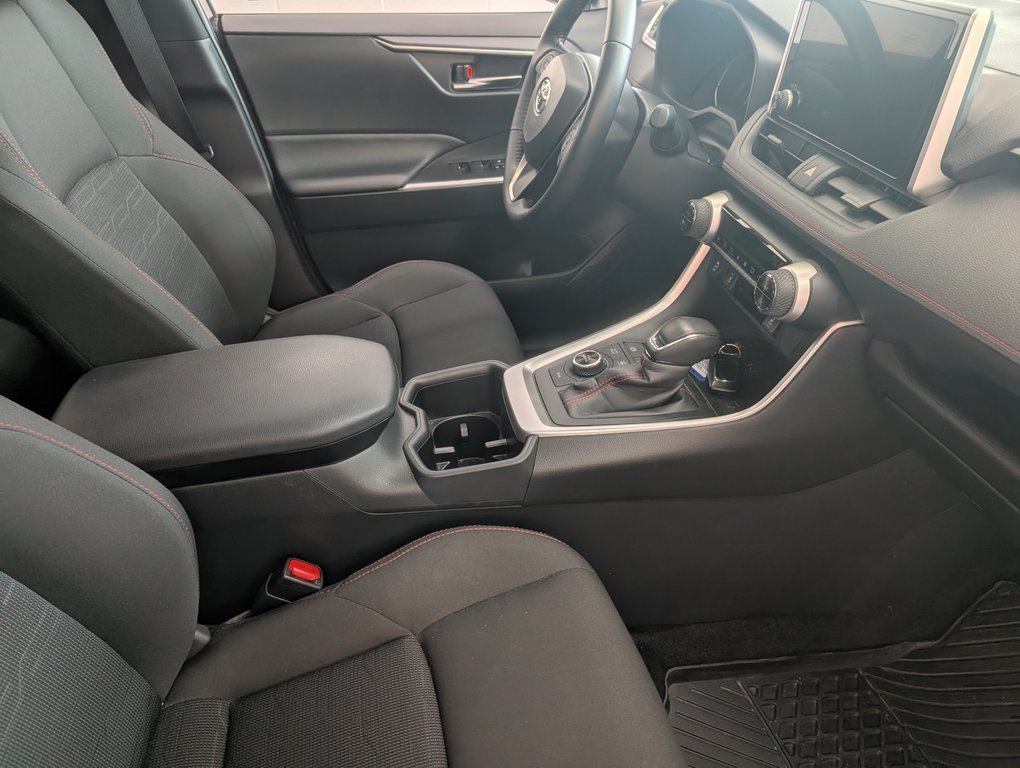 2025 Toyota RAV4 Plug-In Hybrid SE AWD, GARANTIE JUSQU EN 2029, in Magog, Quebec - 8 - w1024h768px