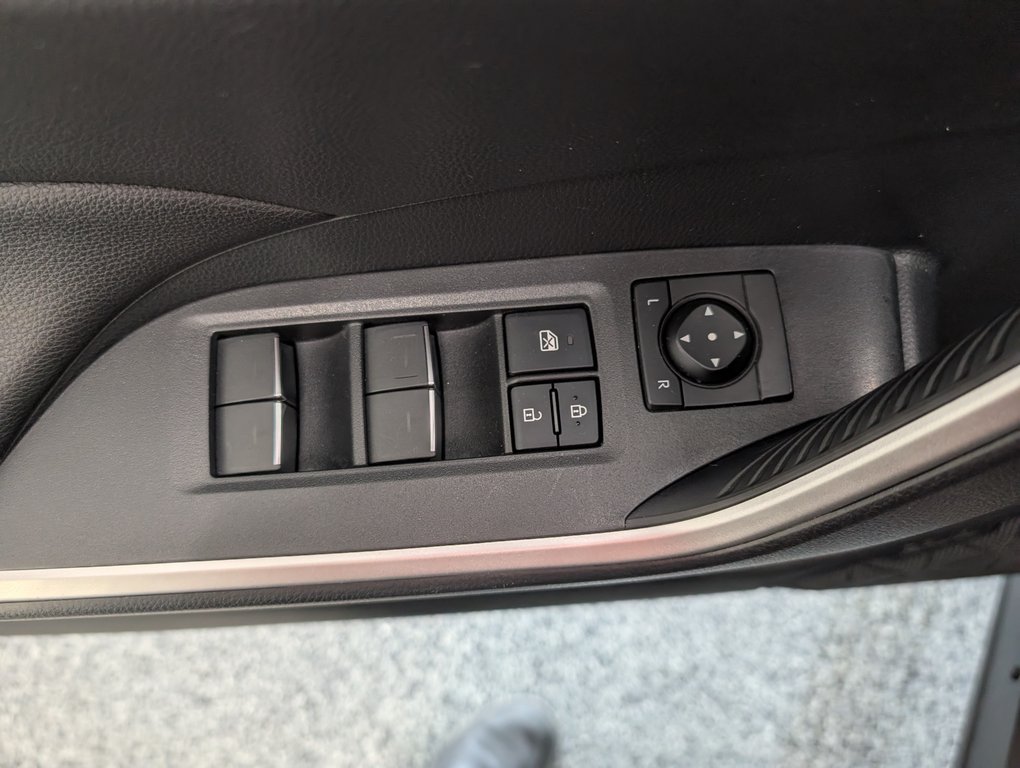 2025 Toyota RAV4 Plug-In Hybrid SE AWD, GARANTIE JUSQU EN 2029, in Magog, Quebec - 13 - w1024h768px