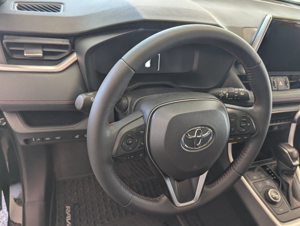 Toyota RAV4 Plug-In Hybrid XSE AWD 2025 à Magog, Québec - 12 - w1024h768px