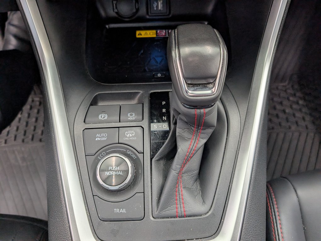 Toyota RAV4 Plug-In Hybrid XSE AWD 2025 à Magog, Québec - 16 - w1024h768px