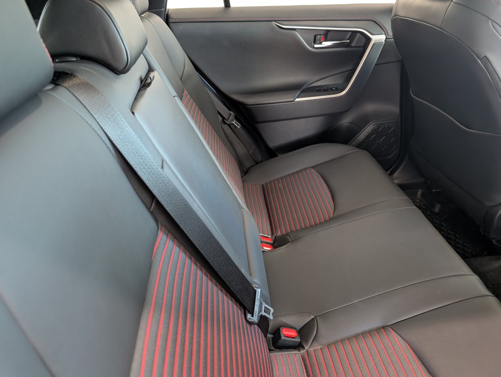 Toyota RAV4 Plug-In Hybrid XSE AWD 2025 à Magog, Québec - 7 - w1024h768px