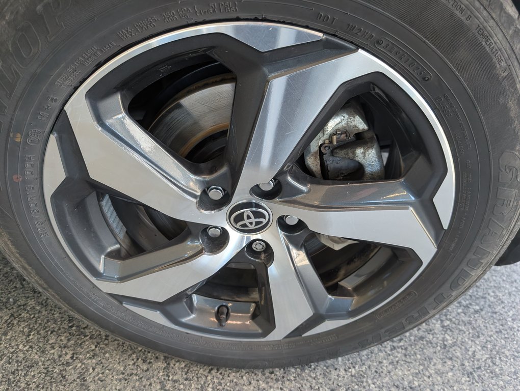 2025 Toyota RAV4 Plug-In Hybrid SE AWD in Magog, Quebec - 24 - w1024h768px