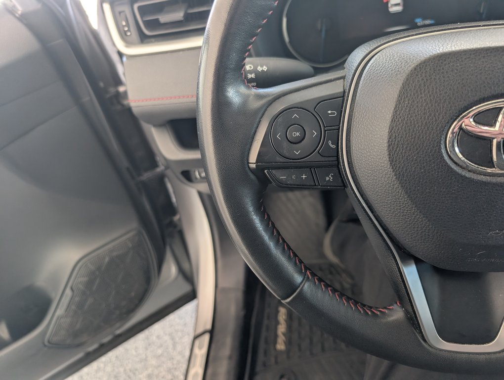 2025 Toyota RAV4 Plug-In Hybrid SE AWD in Magog, Quebec - 18 - w1024h768px