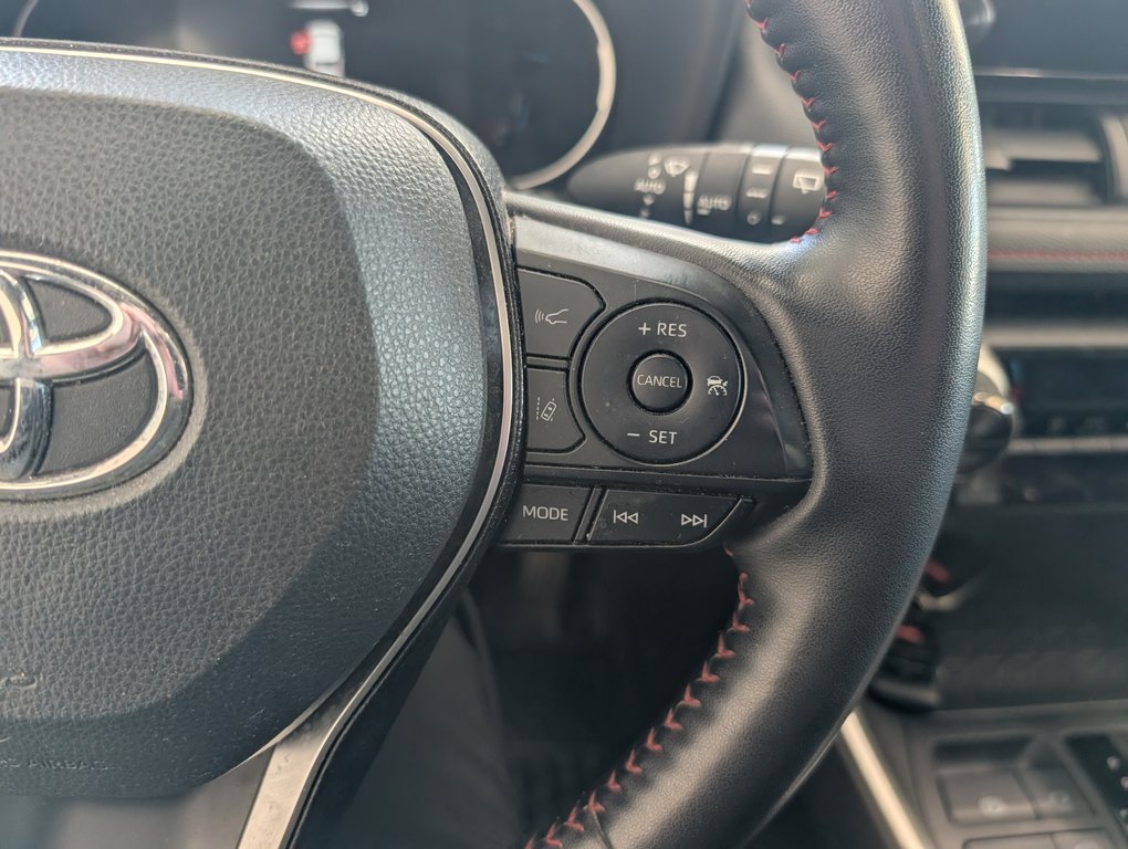 2025 Toyota RAV4 Plug-In Hybrid SE AWD in Magog, Quebec - 19 - w1024h768px