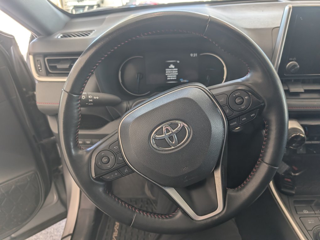 2025 Toyota RAV4 Plug-In Hybrid SE AWD in Magog, Quebec - 15 - w1024h768px