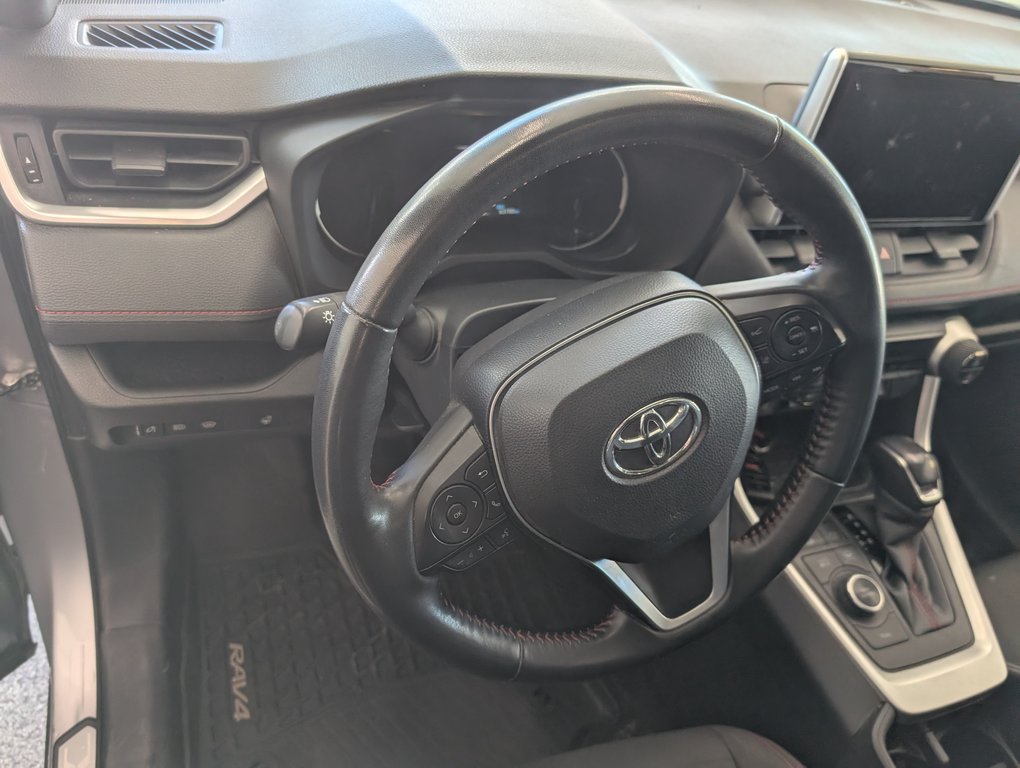 2025 Toyota RAV4 Plug-In Hybrid SE AWD in Magog, Quebec - 12 - w1024h768px