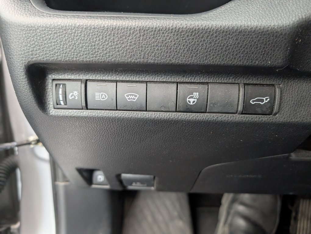 2025 Toyota RAV4 Plug-In Hybrid SE AWD in Magog, Quebec - 22 - w1024h768px
