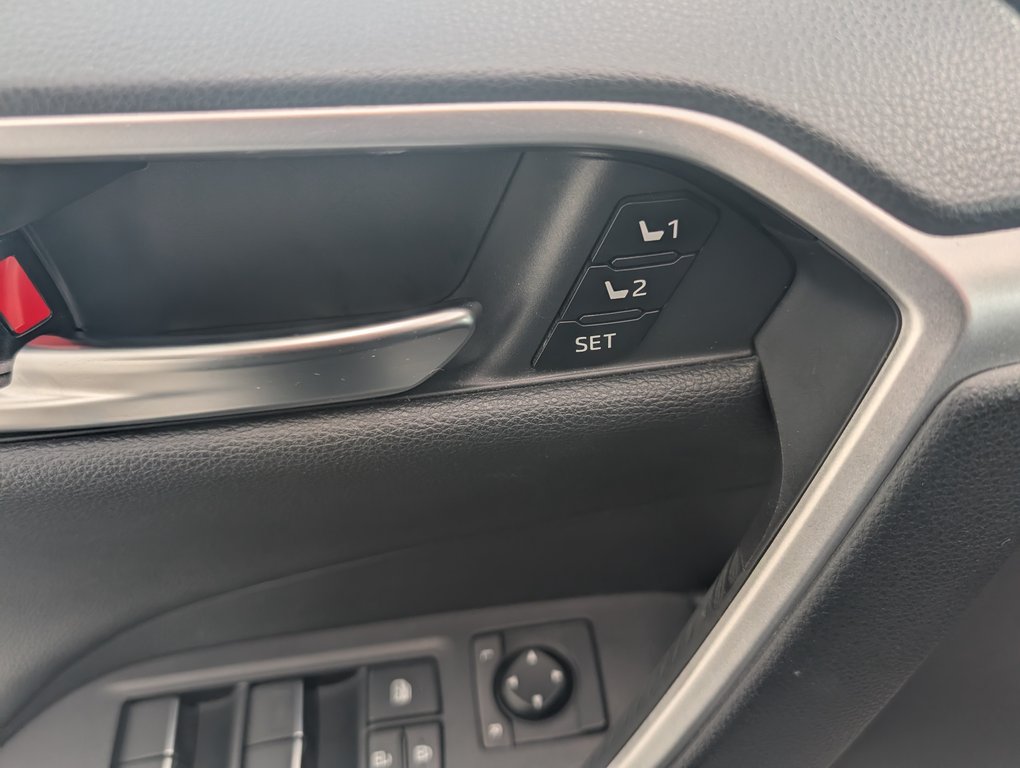 Toyota RAV4 Prime XSE AWD TECH, GARANTIE JUSQU EN 2028, 2021 à Magog, Québec - 13 - w1024h768px