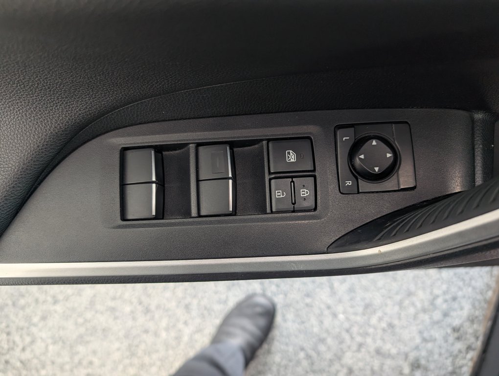 Toyota RAV4 Prime XSE AWD TECH, GARANTIE JUSQU EN 2028, 2021 à Magog, Québec - 12 - w1024h768px