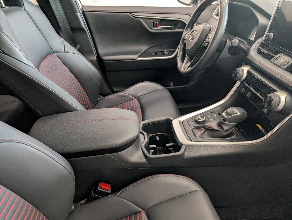 Toyota RAV4 Prime XSE AWD, BRANCHABLE, GARANTIE JUSQU EN 2027, 2023 à Magog, Québec - 9 - w1024h768px
